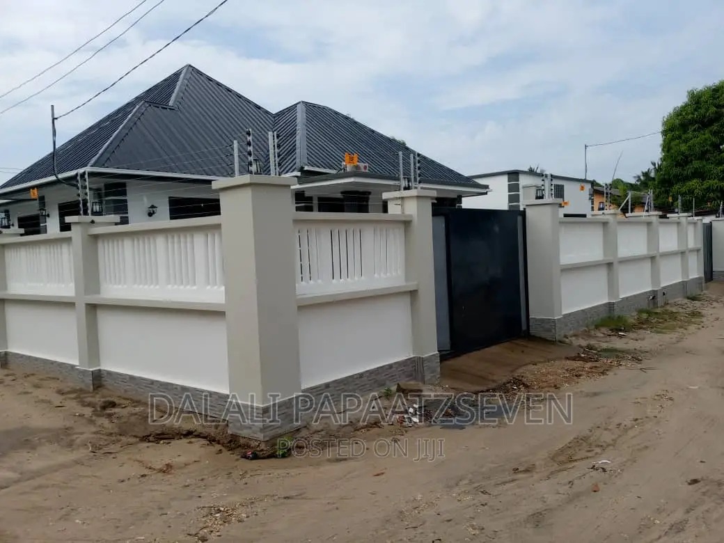 3bdrm House in Dalalipapaatzseven, Kinondoni for rent