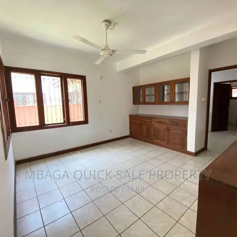 5bdrm House in Mikocheni for sale