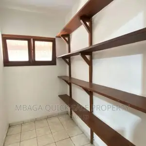 5bdrm House in Mikocheni for sale