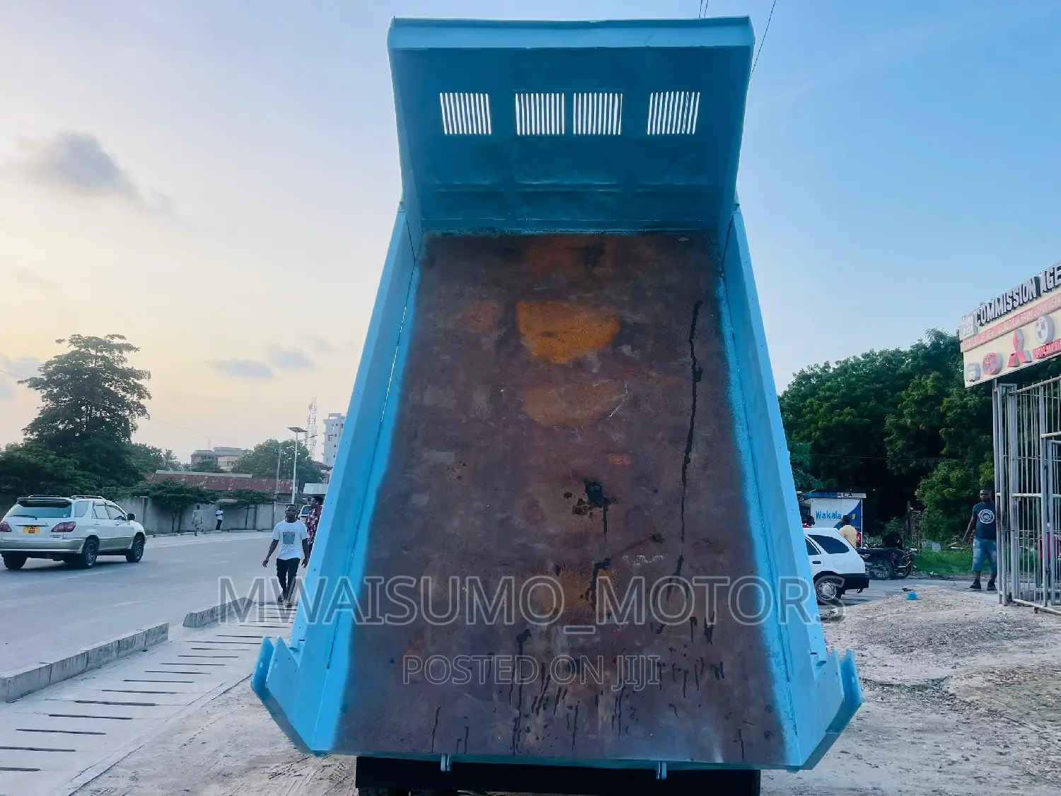 Hino Dumper Truck on Sale