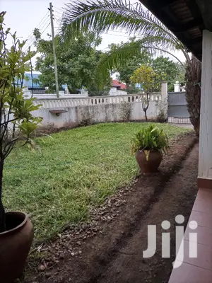 4 Bedrooms, Living Room, Dinning,2master & 2public Toilets