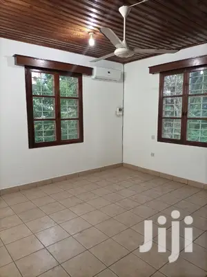 4 Bedrooms, Living Room, Dinning,2master & 2public Toilets