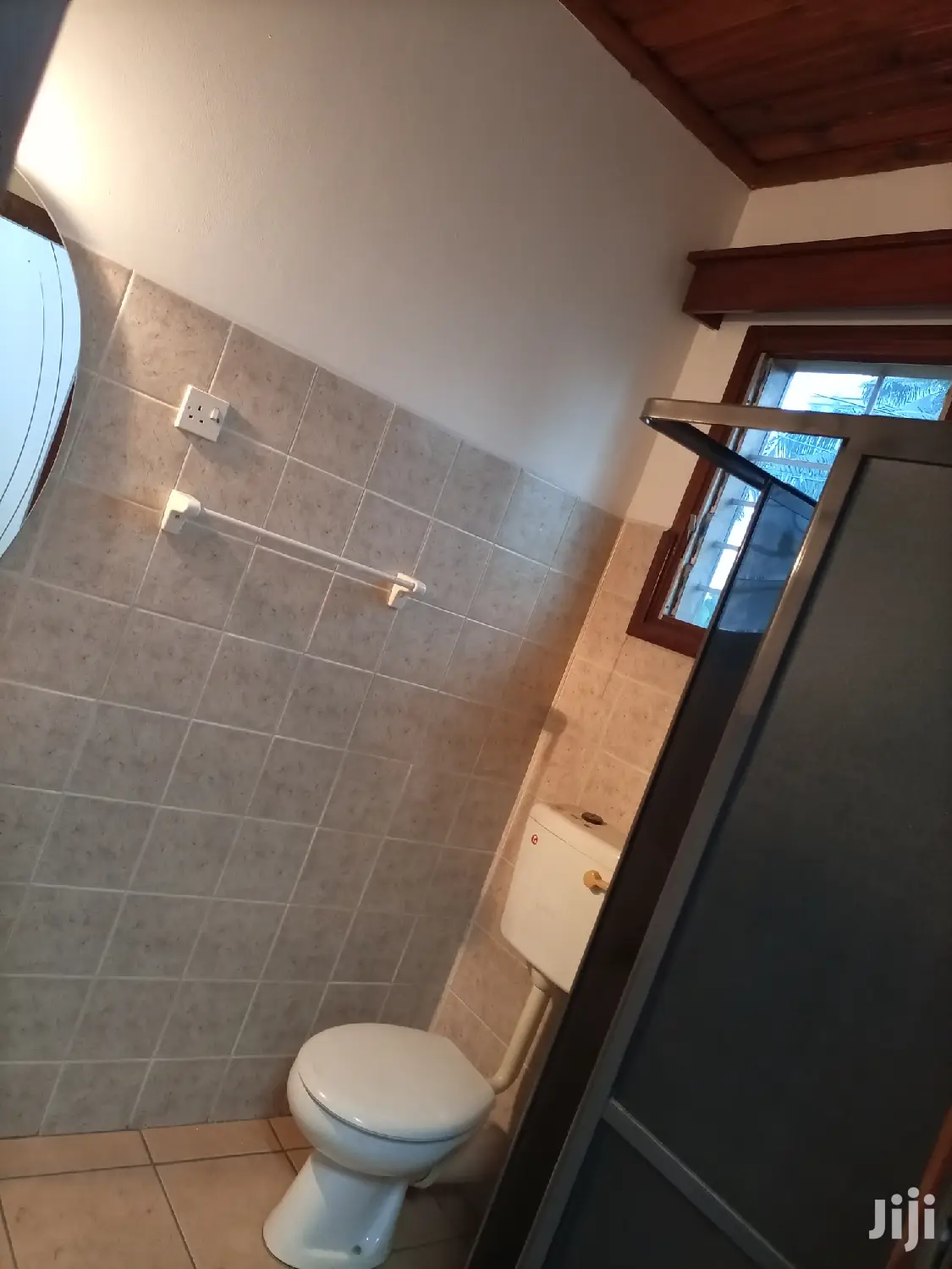 4 Bedrooms, Living Room, Dinning,2master & 2public Toilets