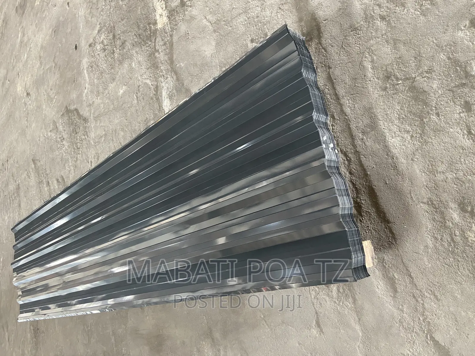 Bati Ya Mgongo Mpana Rangi Ya Charcoal Gray (Kijivu) in Ilala