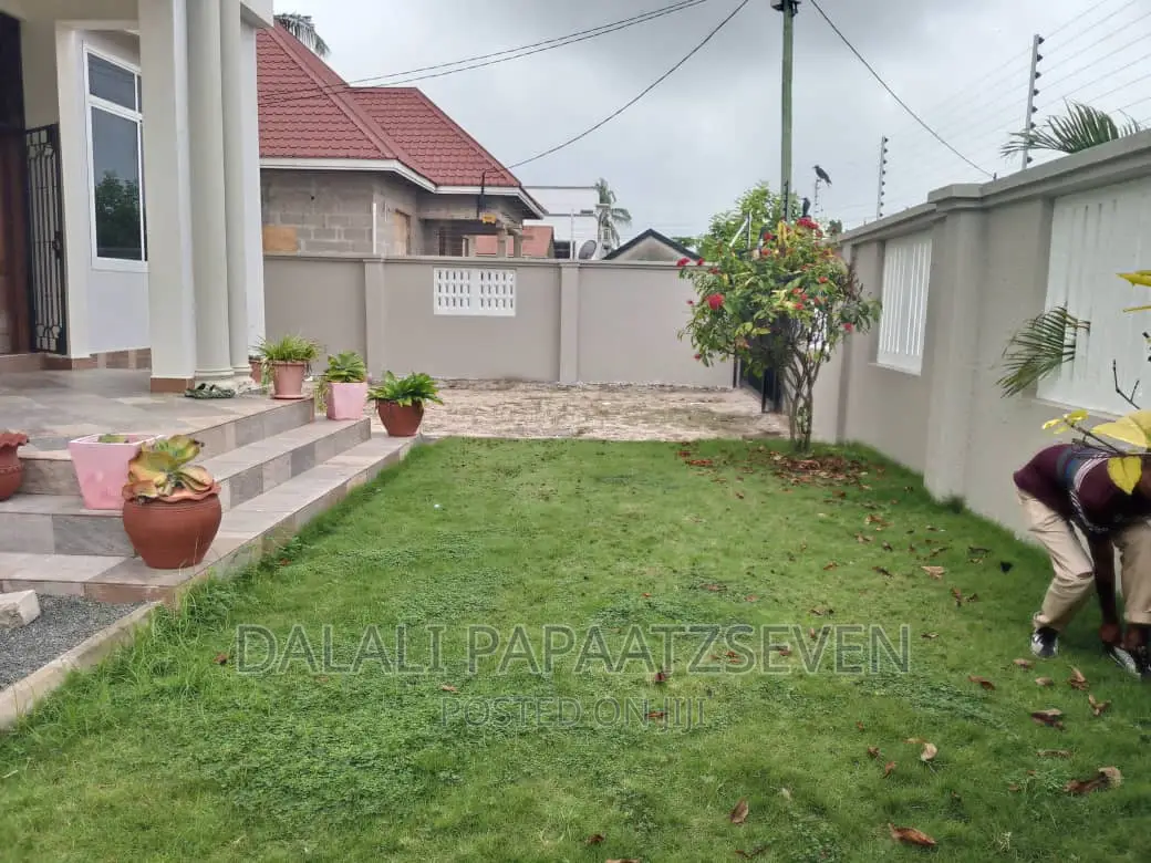 5bdrm House in Dalalipapaatzseven, Kinondoni for rent