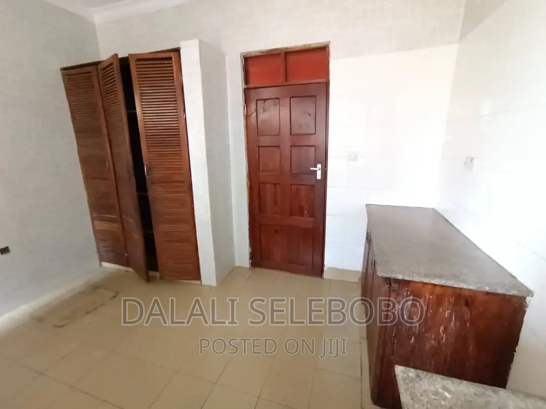4bdrm Block of Flats in Mikocheni B for sale