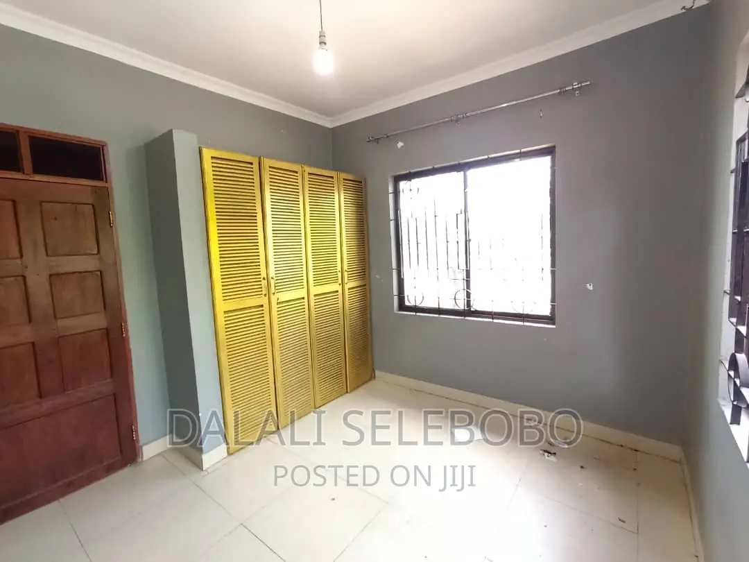 4bdrm Block of Flats in Mikocheni B for sale