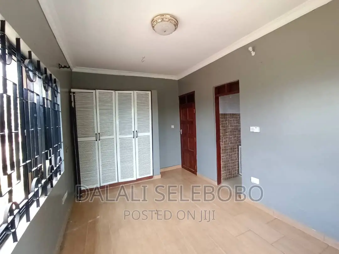 4bdrm Block of Flats in Mikocheni B for sale