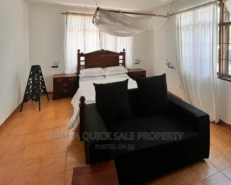 5bdrm House in Mikocheni for sale
