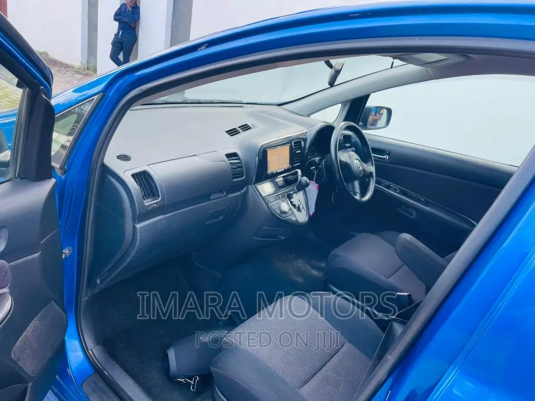 Toyota Wish 2006 Blue