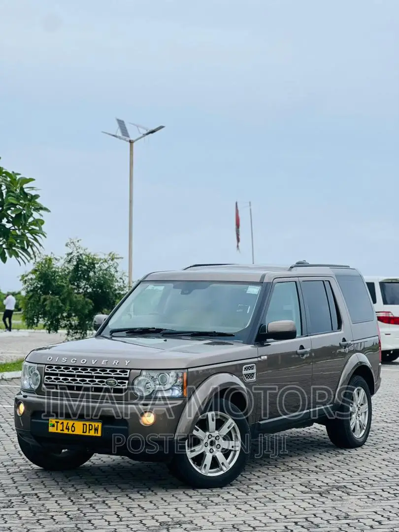 Land Rover Discovery 2012 Gray