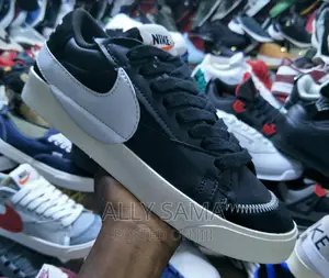 Mens Sneakers NIKE Black