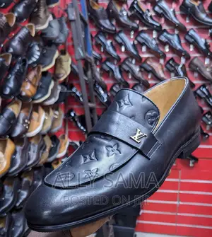 Mens Loafers Louis Vuitton Black Pure Leather