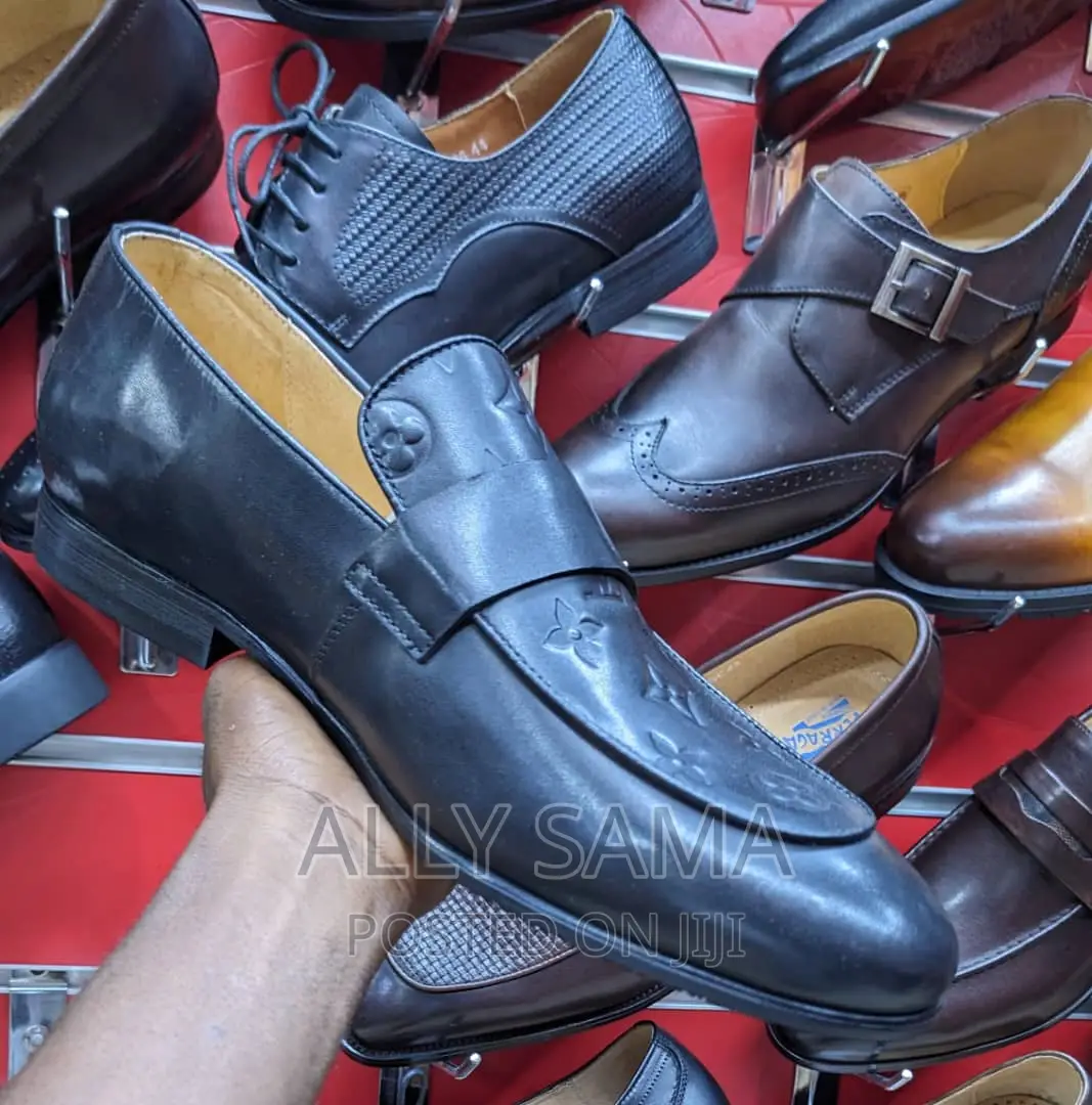 Mens Loafers Louis Vuitton Black Pure Leather