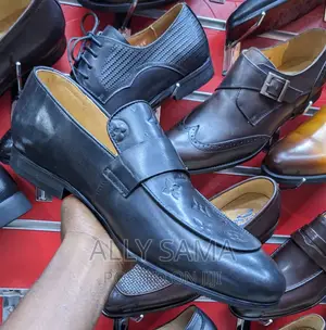 Mens Loafers Louis Vuitton Black Pure Leather