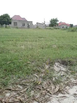 Kiwanja Sqmita 200 Kinauzwa Ml 3.5 Ukonga Bombambili.