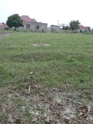 Kiwanja Sqmita 200 Kinauzwa Ml 3.5 Ukonga Bombambili.