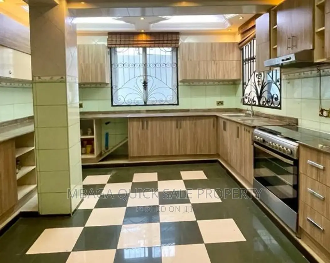 Furnished 4bdrm House in Msasani Beach for rent