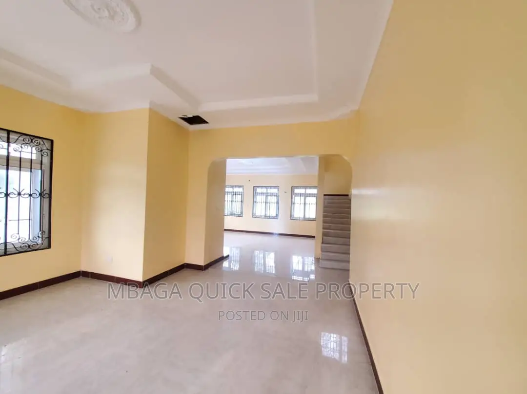 5bdrm House in Madale, Bunju for sale