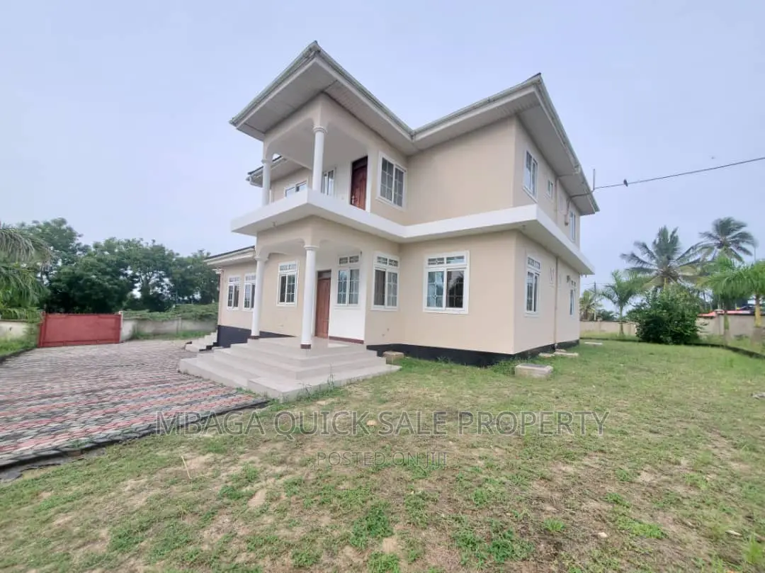 5bdrm House in Madale, Bunju for sale