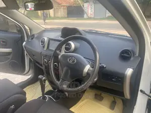 Toyota IST 2005 White