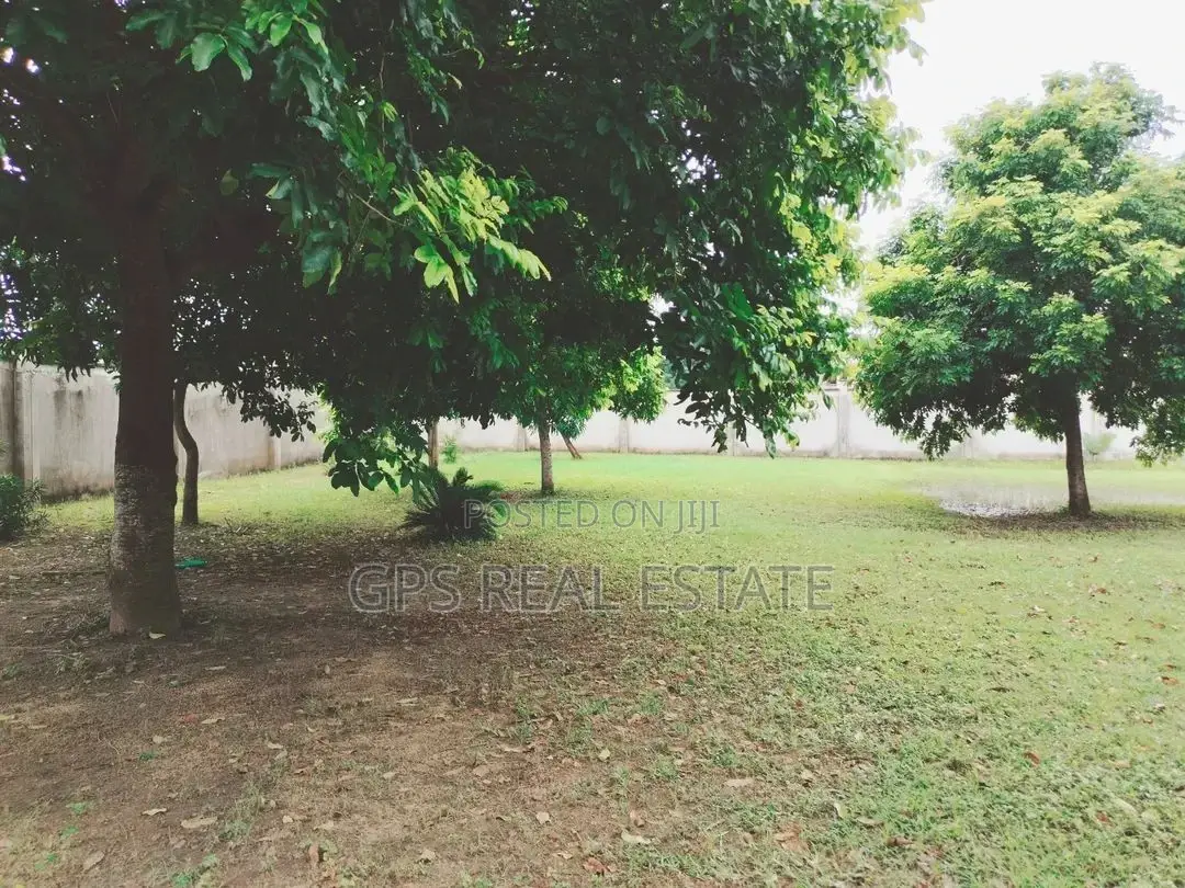 6bdrm House in Bahari Beach, Kinondoni for sale