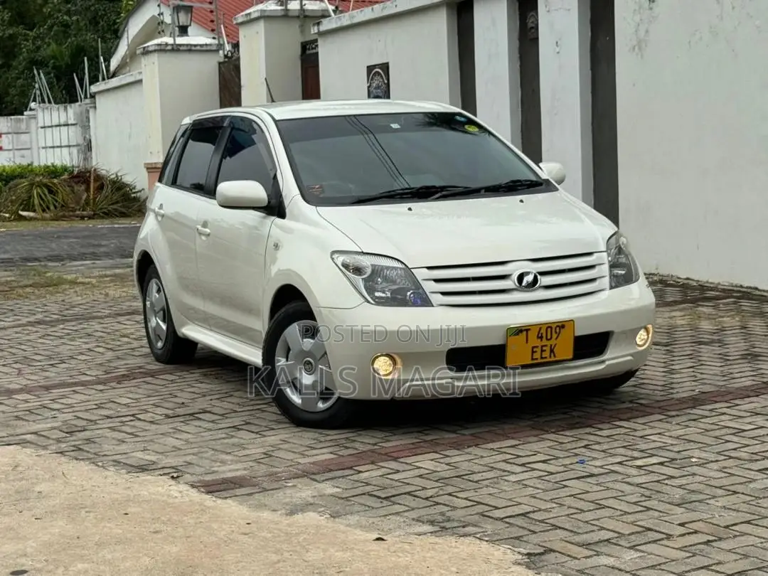 Toyota IST 2007 White