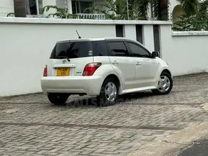 Toyota IST 2007 White
