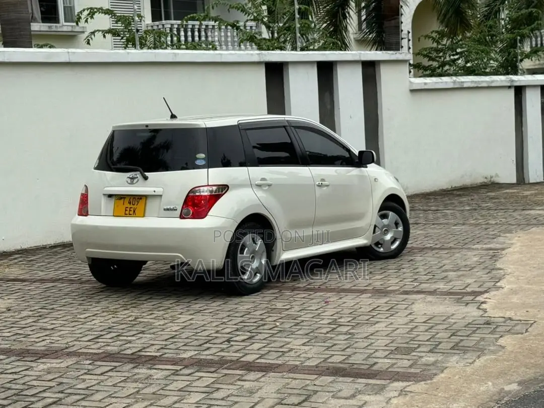 Toyota IST 2007 White