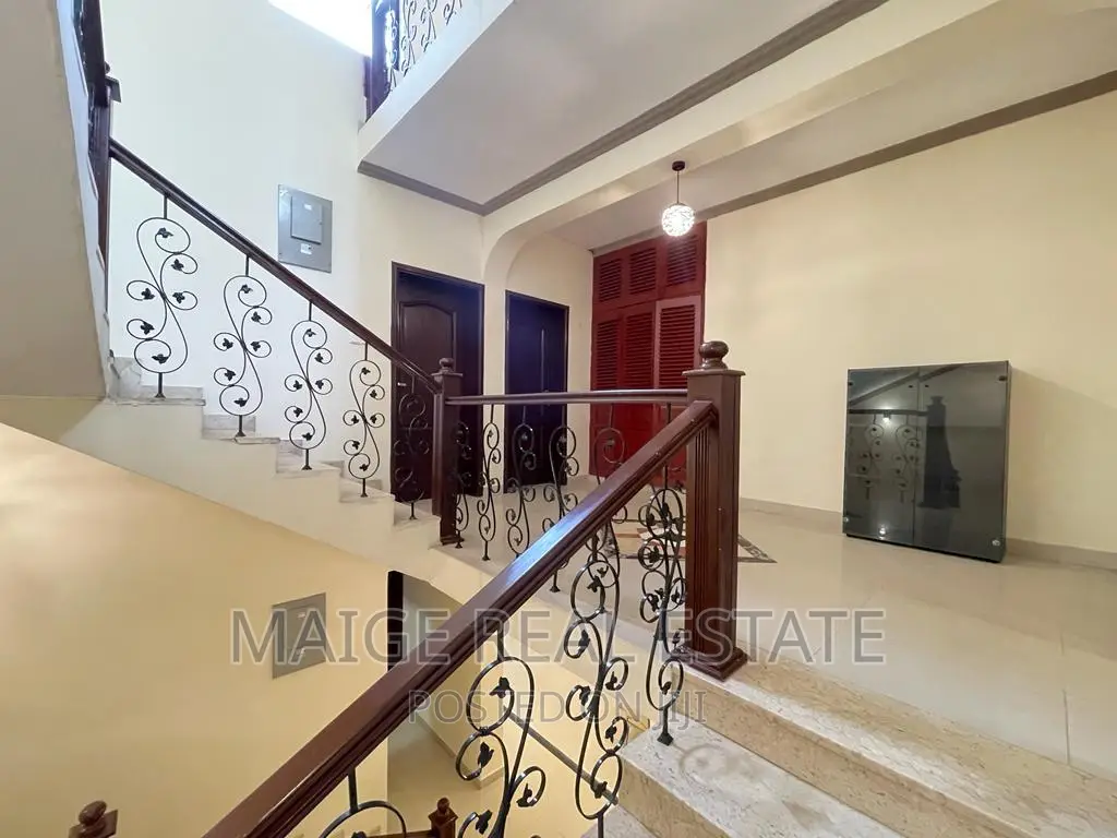 Furnished 4bdrm Villa in Ada Estate for rent