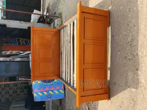 Kitanda 5,6 Mbao Kizuri Sana