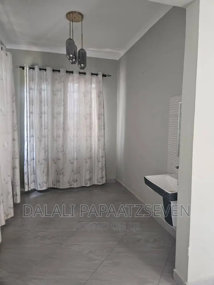 3bdrm House in Dalalipapaatzseven, Bunju for rent