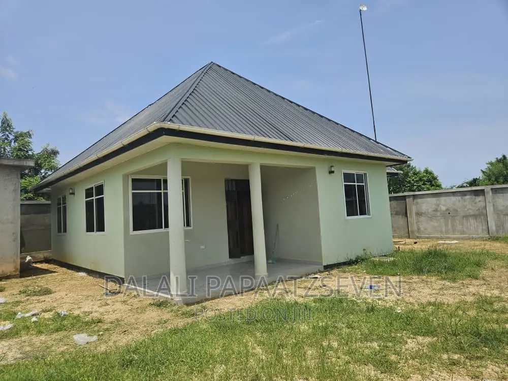 3bdrm House in Dalalipapaatzseven, Bunju for rent