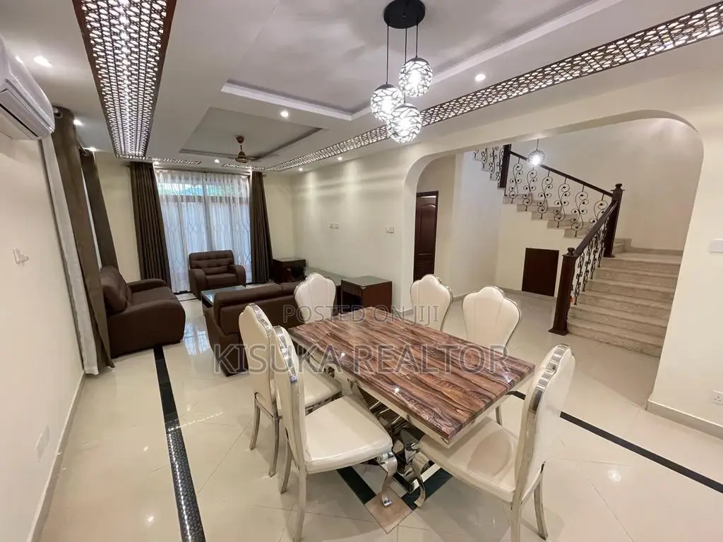 Furnished 4bdrm Villa in Oysterbay for rent