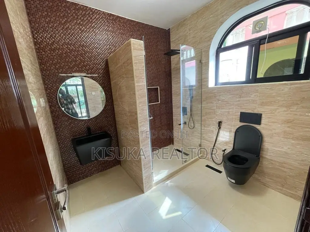 Furnished 4bdrm Villa in Oysterbay for rent