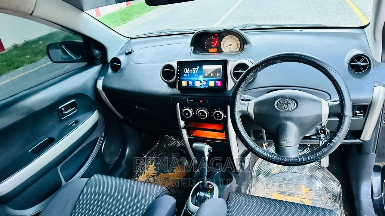 Toyota IST 2004 Black