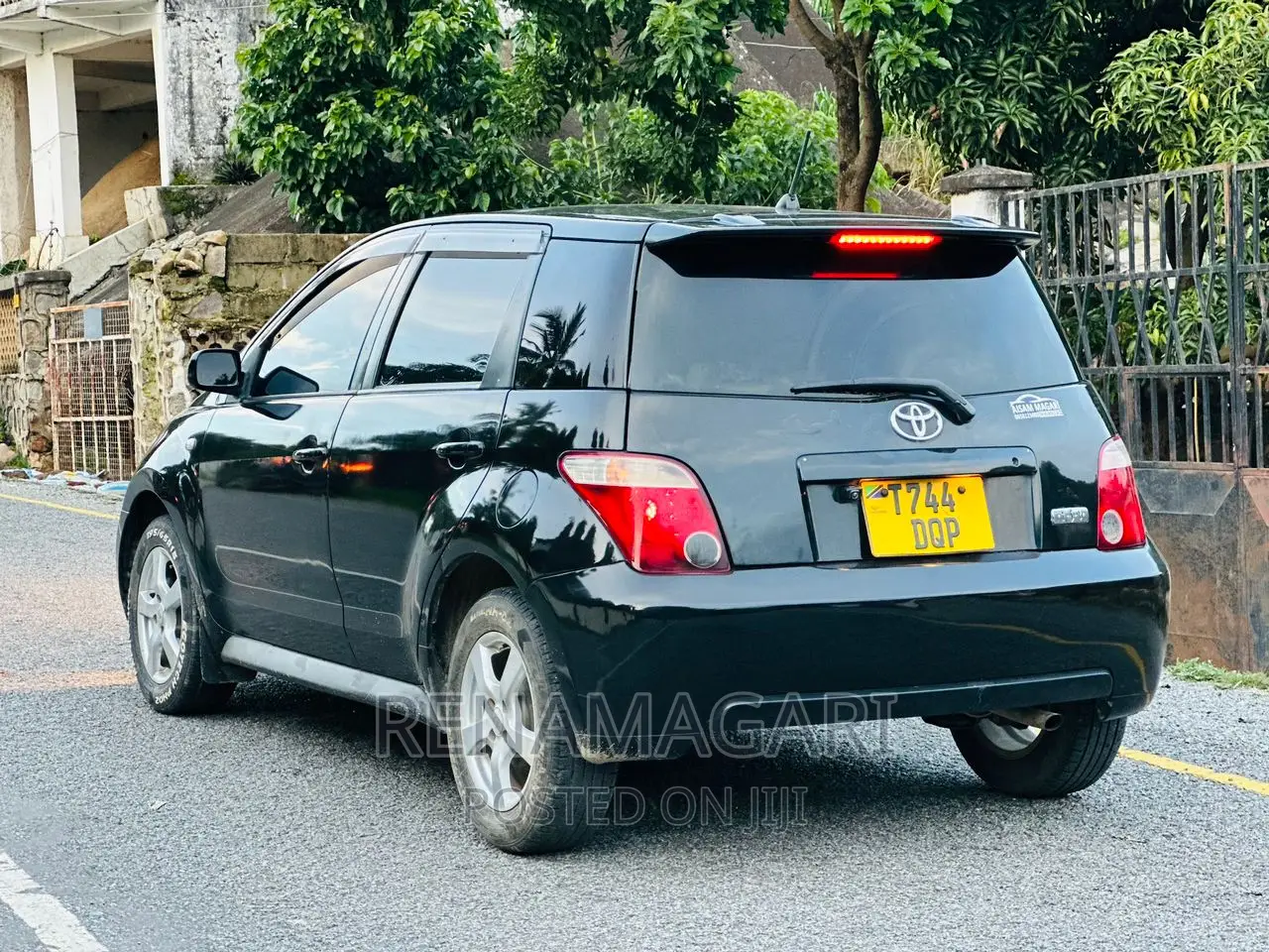 Toyota IST 2004 Black