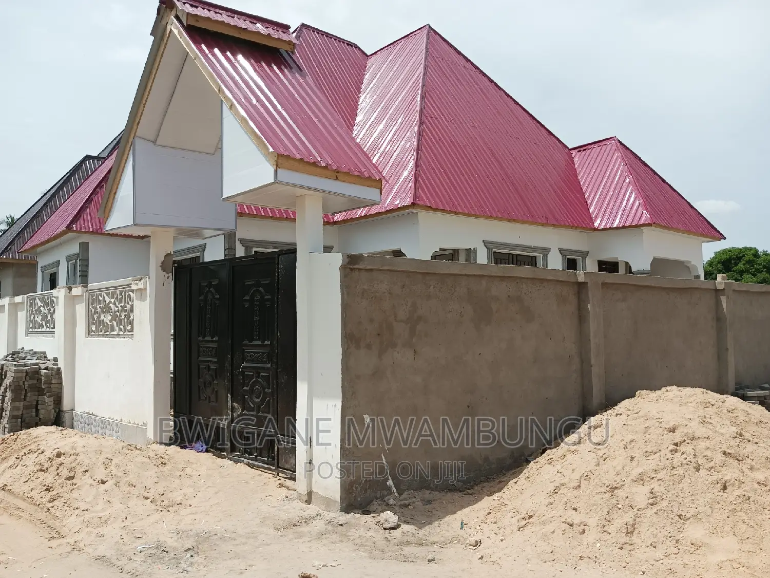 Furnished 4bdrm Apartment in Chamazi Mfenesini, Mbagala for sale
