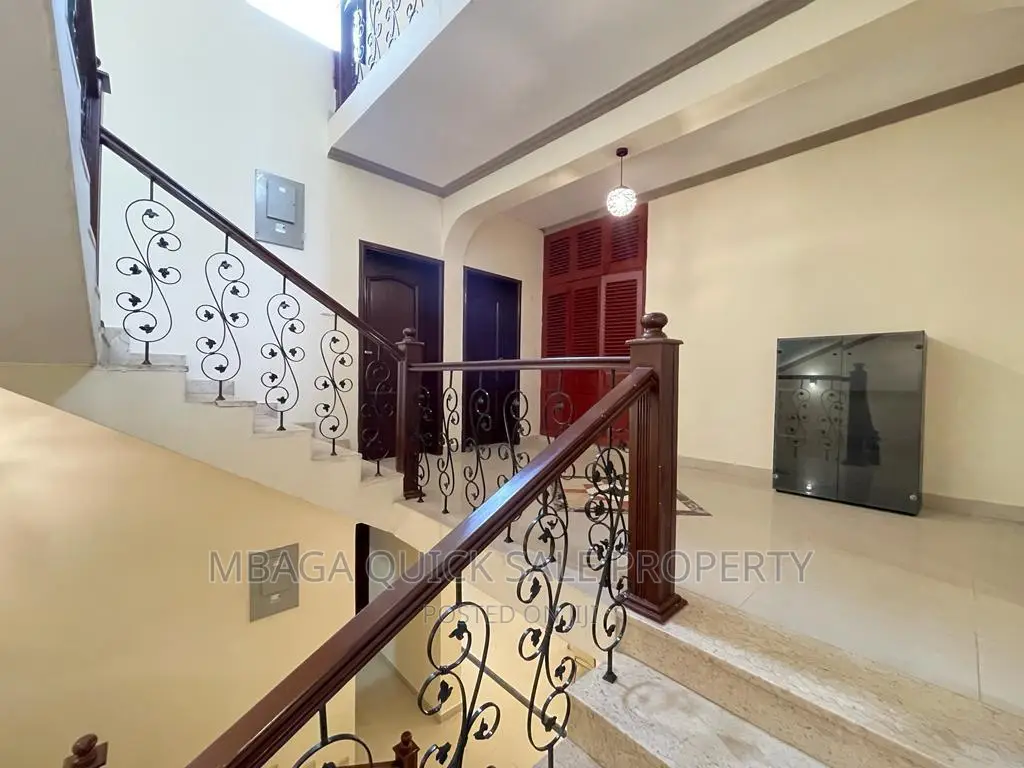 4bdrm House in Ada Estate for rent