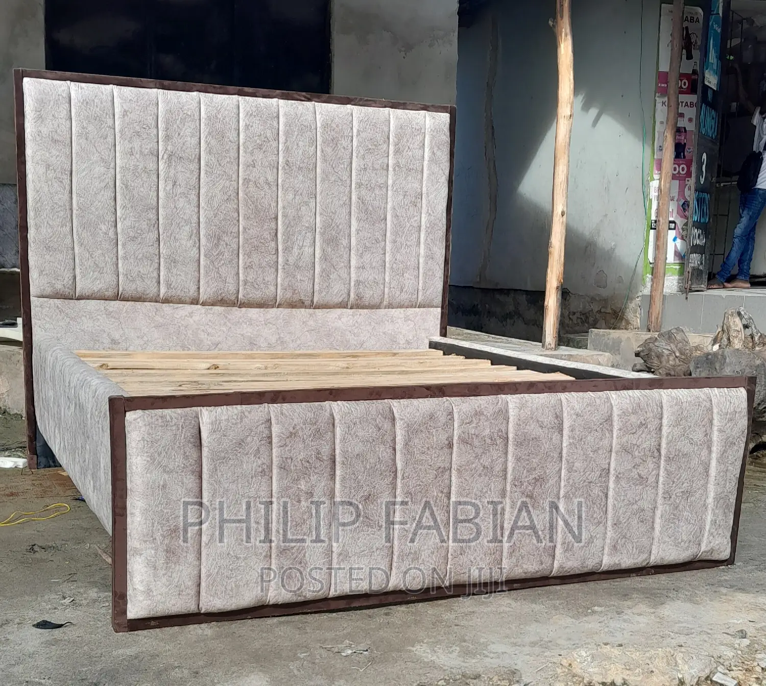 Sofa Bed 5 Kwa 6 Mpya