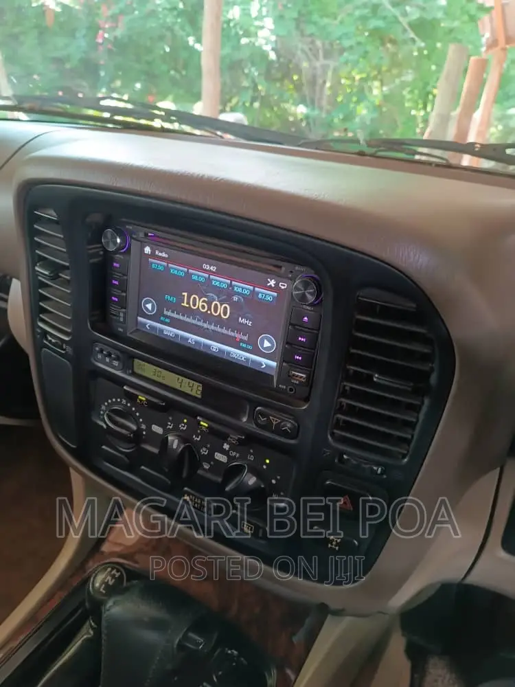 Toyota Land Cruiser 2002 White