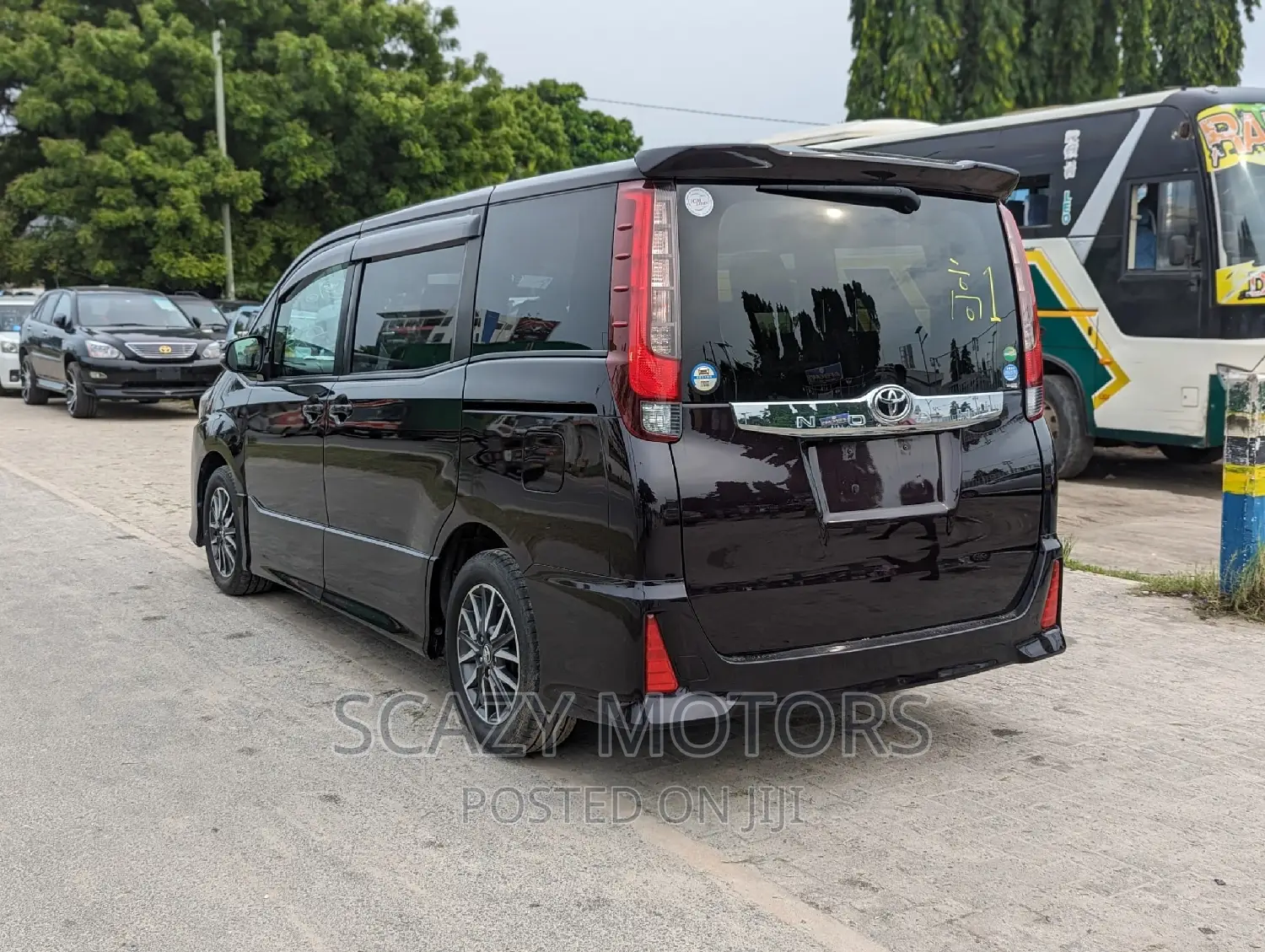 Toyota Noah 2017 Black