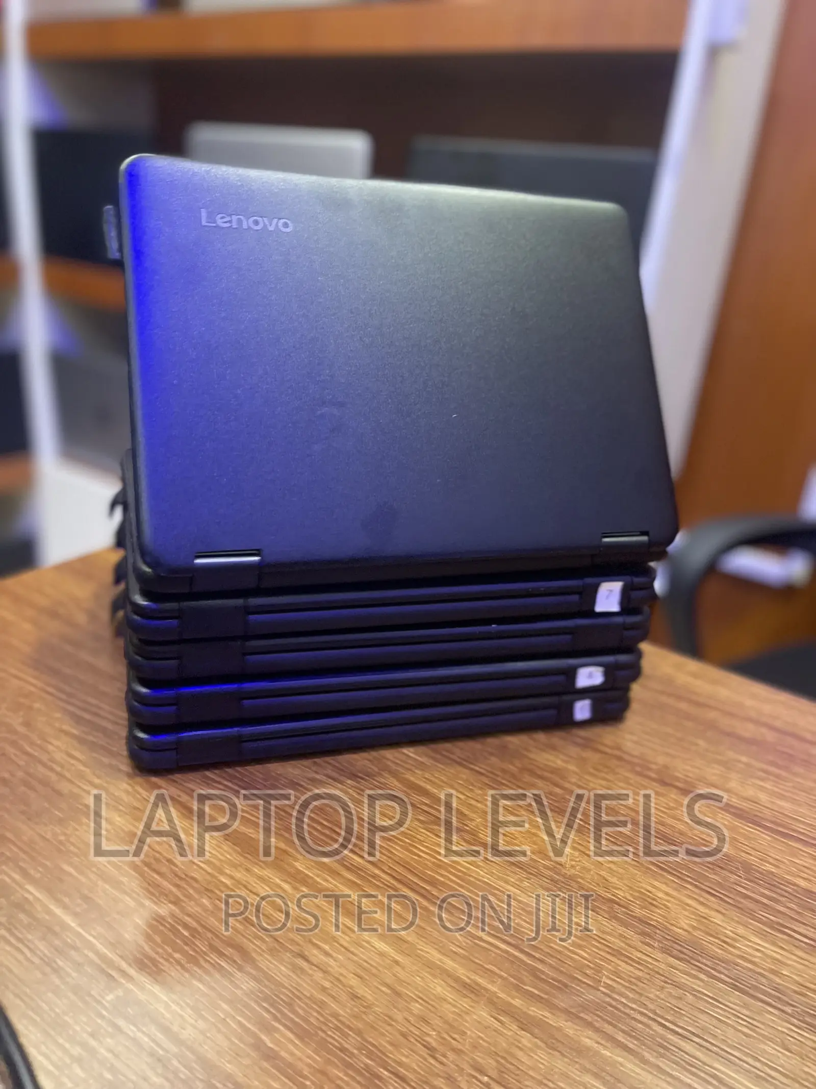 Laptop Lenovo 300e 4GB Intel SSD 128GB
