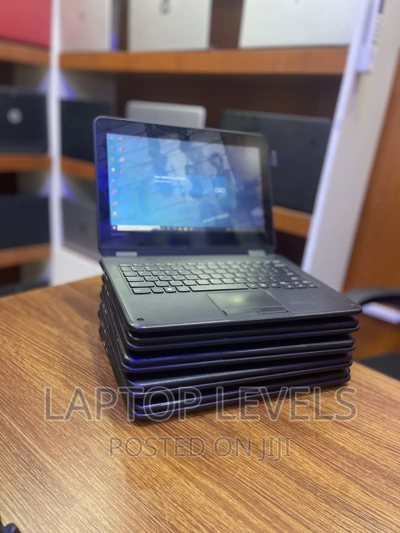 Laptop Lenovo 300e 4GB Intel SSD 128GB