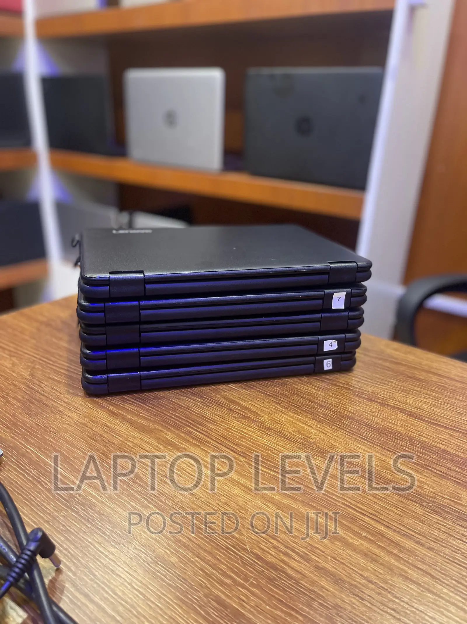 Laptop Lenovo 300e 4GB Intel SSD 128GB