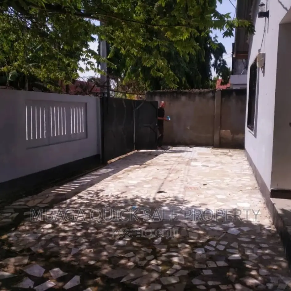 4bdrm House in Mikocheni B for rent
