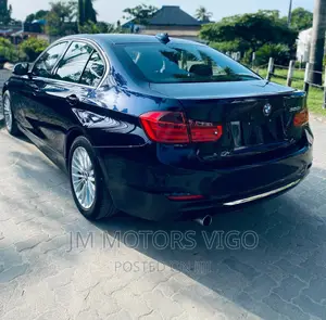 BMW 320i 2014 Blue