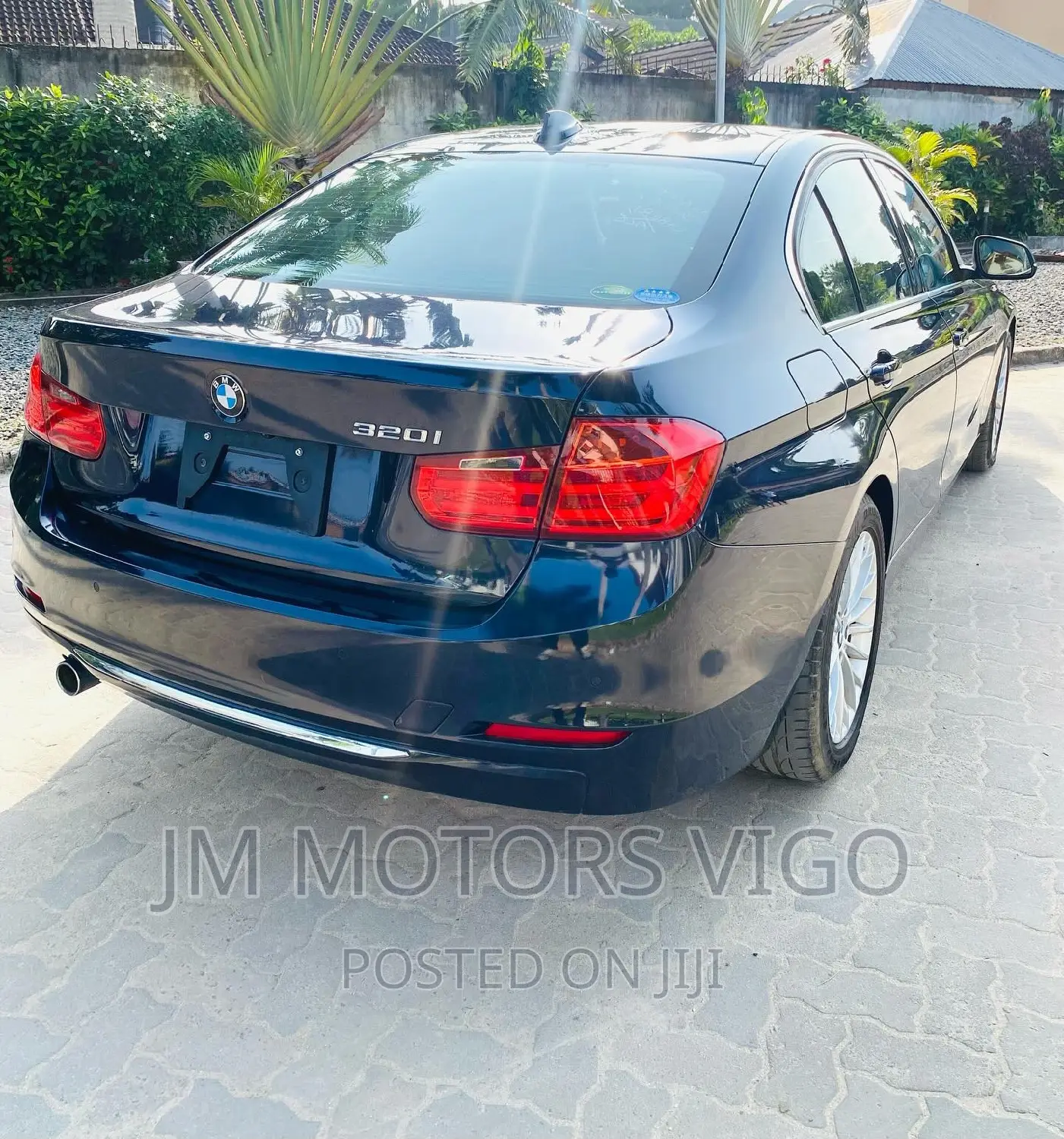 BMW 320i 2014 Blue
