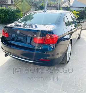 BMW 320i 2014 Blue