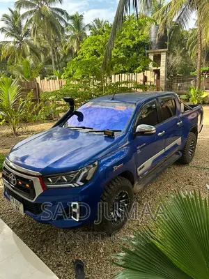Toyota Hilux SR 4x4 2015 Blue